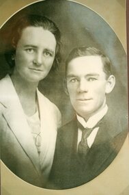 Photograph, Mrs Francis Bennett nee Egan & Mr James Bennett from Deep Lead 1921 -- Studio Portrait