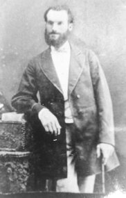 Photograph, Mr William Lemin --- Secretary of the Stawell Bowling Club 1895-1896 -- Studio Portrait