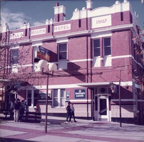 Photograph, Bull & Mouth Hotel in Main Street Stawell when closed 1985 -- Coloured
