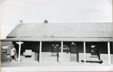 Photograph, Bolangum Inn at Kanya pre 1970