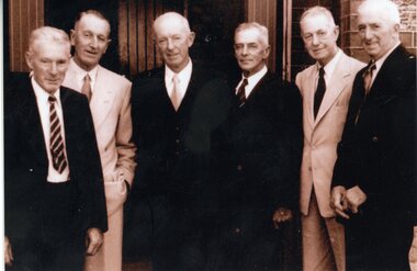 Photograph, Johnson family boys with Dexter, Dave, James, Mr Humble, Leslie & Edwin