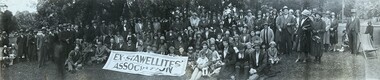 Photograph, Ex - Stawellites in the Fitzroy Gardens 1931-1932