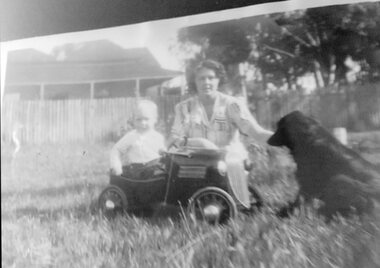 Photograph, Cunning family who lived at “St Leonards” Glenorchy 1936-1950 -- 3 Photos