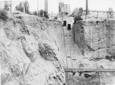 Photograph, Jubilee Open Cut - Wonga Company showing how ore is taken up an incline 1899