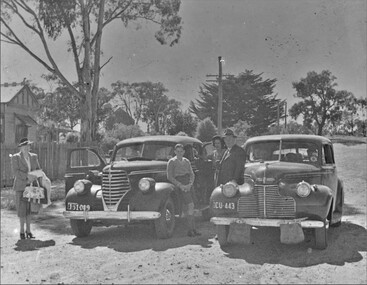 Photograph, Bennet family home 51 Smith Street Stawell with cars parked in front c.1943