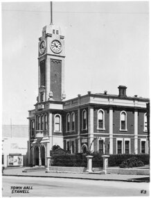 Photograph, Stawell Town Hall c1940's