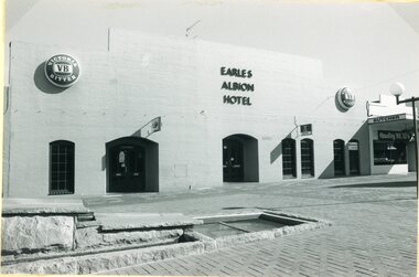 Photograph, Earles Albion Hotel Stawell