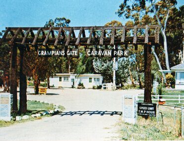 Photograph, Grampians Gate Caravan Park -- New entrance gates 1970/1971 -- 2 Photos -- Coloured