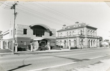 Photograph, Stawell Police Station & New Court House in Patrick Street c2000