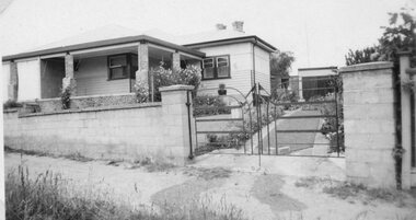 Photograph, House at 15 Wimmera Street built by W Baggs