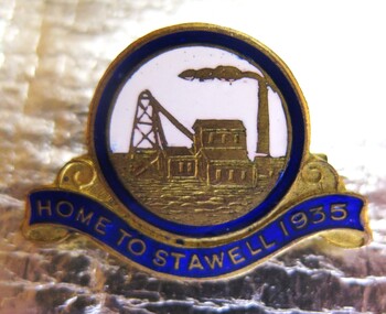 Memorabilia - Badge, Home to Stawell 1935 Badge, 1935