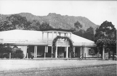 Photograph, Grampians House in Halls Gap c1940's