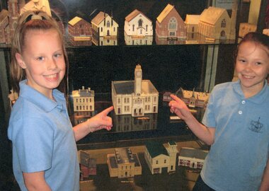 Photograph, Students Visiting the Stawell Historical Society -- 18 Photos -- Coloured