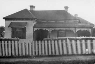 Photograph, Albert Davey, 20 Sloane Street Stawell 1950