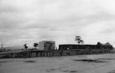 Photograph, T Murray, Tulkara Railway Station platform with shelter shed, 16/12/1953