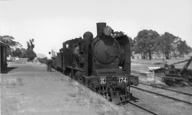 Photograph, T Murray, Photo with Steam Train K174 on platform, 16/12/1953