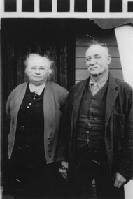 Photograph, Mr James Tiller & Mrs Grace Tiller nee Stewart