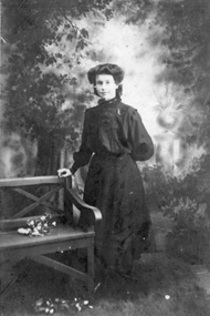 Photograph, Mabel Annie Richardson -- Studio Portrait