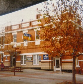 Photograph, Bull & Mouth Hotel