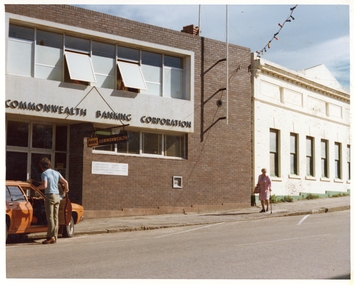 Photograph, Pleasant Creek Special School, Commonwealth Bank & The Stawell Club Nov 1975, Nov 1975
