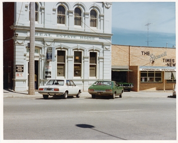 Photograph, Pleasant Creek Special School, Stawell Estate Agent - Jim Rathgeber,  Stawell Times News Nov 1975, Nov 1975
