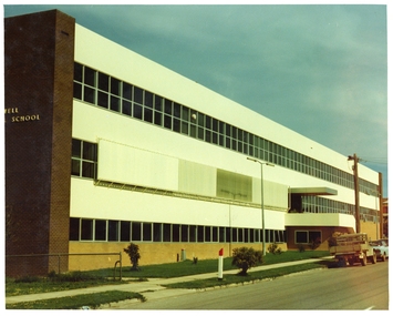 Photograph, Pleasant Creek Special School, Stawell Technical School Patrick Street Nov 1975, Nov 1975