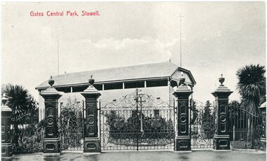 Postcard, Gates Central Park Main Street Stawell c1906 Boer War Memorial