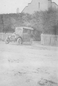 Photograph, Vehicle outside Stawell Grammar School in Smith Street Stawell 1910