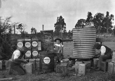 Photograph, Beekeepers Great Western, early 1900's