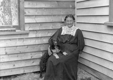 Photograph, Bests family at Residence, Great Western, early 1900's