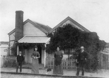 Photograph, Great Western Gatekeepers Cottage c1890's