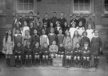 Photograph, Stawell State School Number 502 Grade 4B