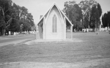 Photograph, Ian Ballinger, Lodge Building Stawell cemetery 1992, 1992