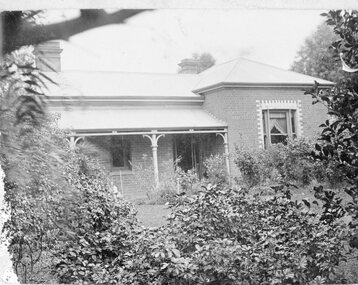 Photograph, "Eytecourt" in Scallan Street Stawell
