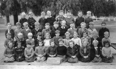 Photograph, Stawell 502 Students 1957, 1957