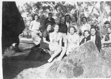 Photograph, Ex Stawellites at the Last Meeting 2003