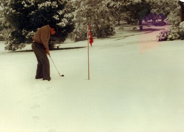 Photograph, Stawell Golf Bowls Club -- Golf/Bowls Yellow Album - SNOW Golf
