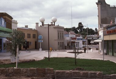 Slide, Ian McCann, Upper Main Street looking to ward Big Hill from Victoria Street