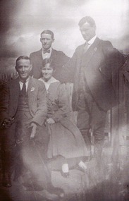 Photograph, Family Photo in Fisher Street Stawell circa end of WW1