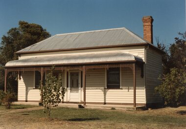 Photograph, Oates family home