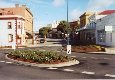 Photograph, Gold Reef Mall  -- Main Street Stawell 2003