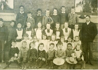 Photograph, Deep Lead School