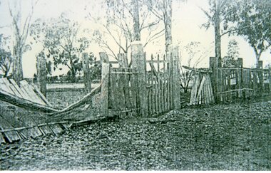 Photograph, Deep Lead School