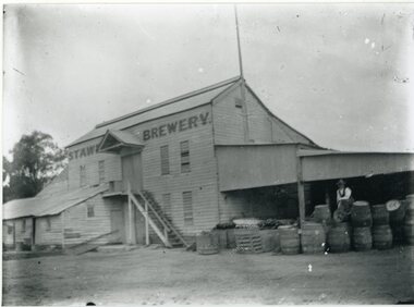 Photograph, Brewery Building of the Stawell Brewery originally owned by Thomas Powell and later Bryant and Co in Stawell West near the Botanical Reserve