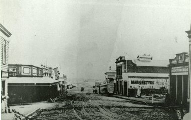 Photograph, Main Street Stawell looking West from Doyle Lane c1916