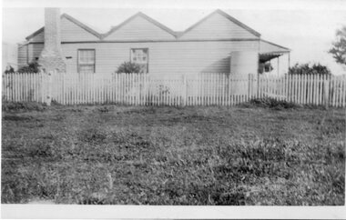 Photograph, Apotheloz Family Home