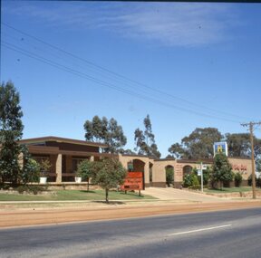 Slide, Set of Large Format colour positive slides of Stawell c1970 - Goldfields Moter Inn Western Highway