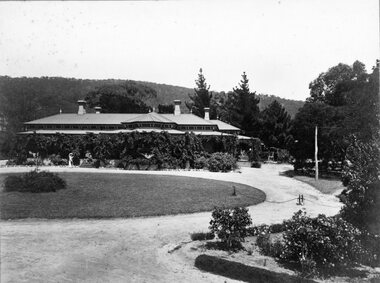 Photograph, Glen Holford Homestead Pomonal