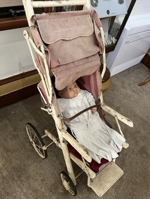 Realia, Cyclops Doll Pram