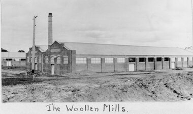 Photograph, Stawell Woollen Mills during construction. 1920's